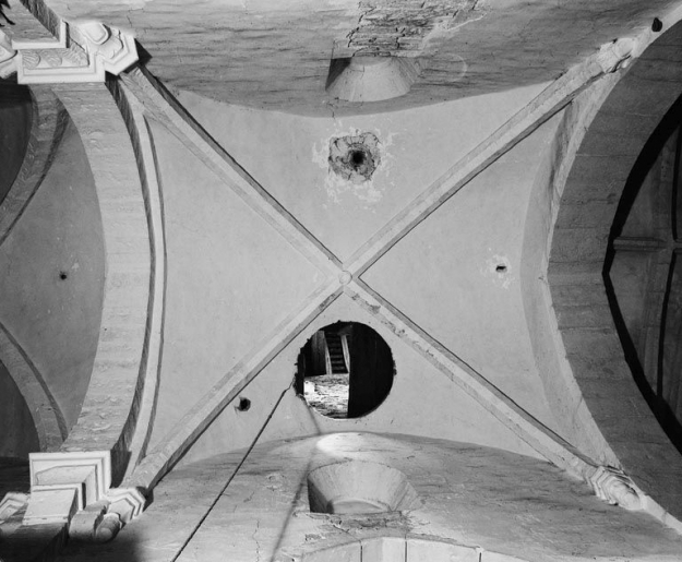 Détail de la voûte de la travée sous le clocher. © Michel Thierry / Région Bourgogne-Franche-Comté, Inventaire du patrimoine - 1979