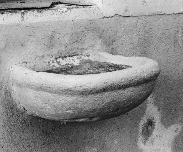 Vue d'ensemble du bénitier. © Jean-Luc Duthu / Région Bourgogne-Franche-Comté, Inventaire du patrimoine - 1979