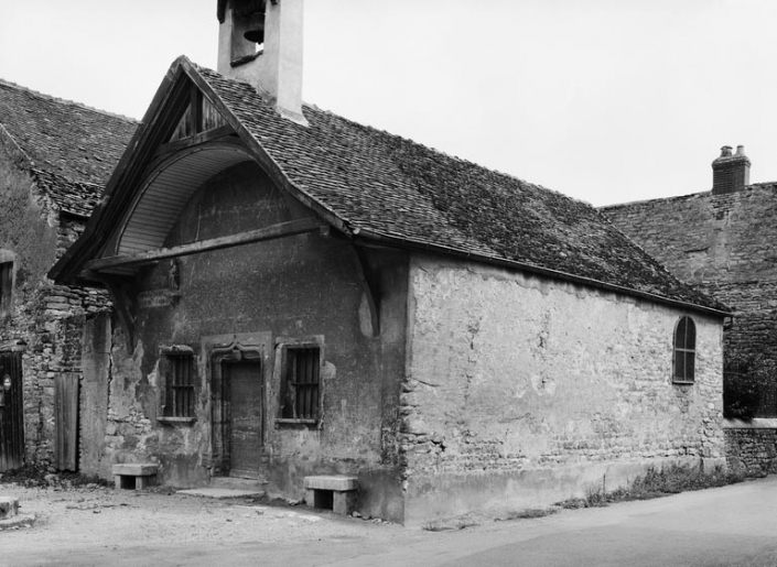 Vue de 3/4 droit. © Michel Rosso / Région Bourgogne-Franche-Comté, Inventaire du patrimoine - 1979
