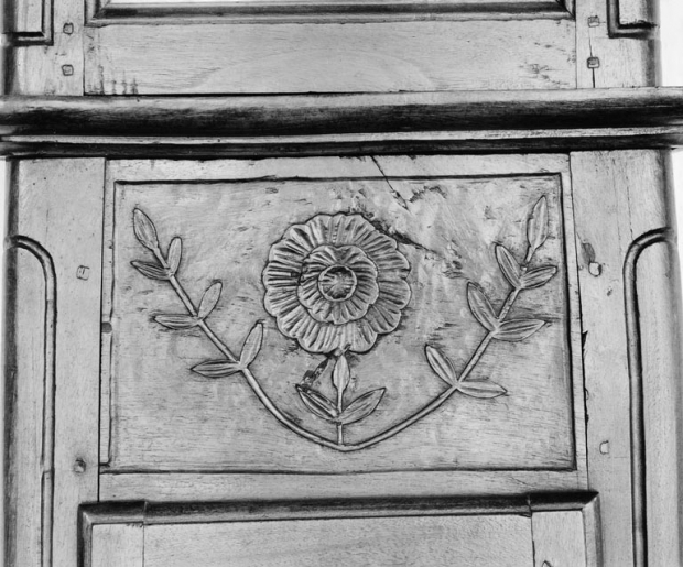 Détail de la fleur sculptée. © Jean-Luc Duthu / Région Bourgogne-Franche-Comté, Inventaire du patrimoine - 1979