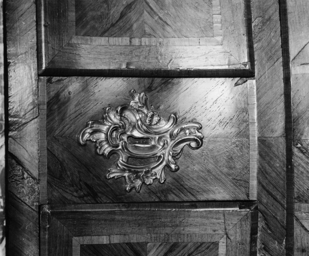 Détail d'une entrée de serrure. © Michel Rosso / Région Bourgogne-Franche-Comté, Inventaire du patrimoine - 1979