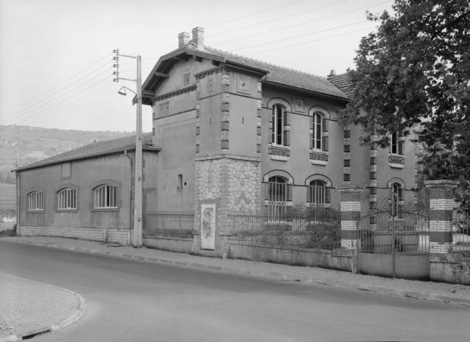 Bâtiment de la source Carnot. © Michel Thierry / Région Bourgogne-Franche-Comté, Inventaire du patrimoine - 1979