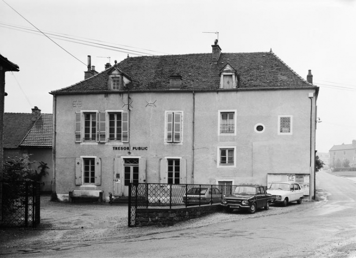 Façade principale. © Jean-Luc Duthu / Région Bourgogne-Franche-Comté, Inventaire du patrimoine - 1980