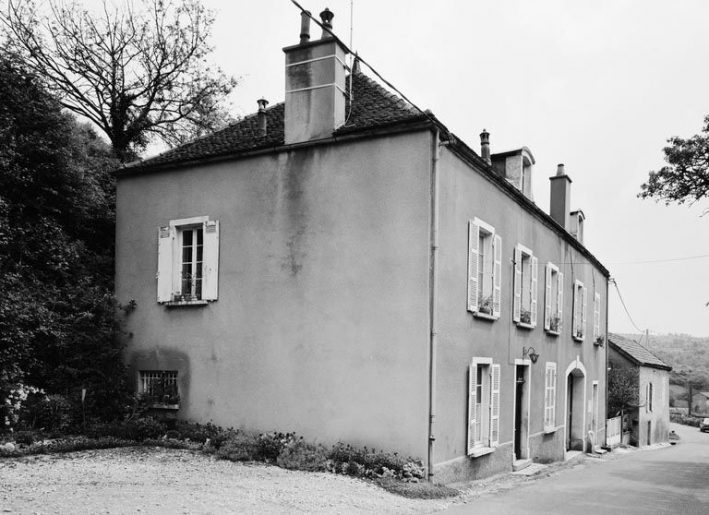 Vue générale de la maison sise parcelle 1416, section D7 du cadastre de 1940. © Jean-Luc Duthu / Région Bourgogne-Franche-Comté, Inventaire du patrimoine - 1980