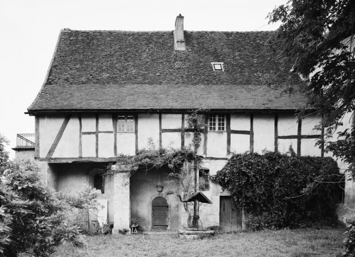 Elévation antérieure du bâtiment de la chapelle. © Michel Rosso / Région Bourgogne-Franche-Comté, Inventaire du patrimoine - 1980