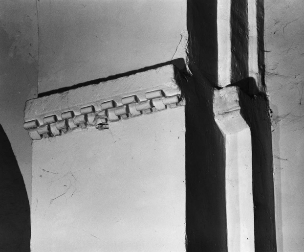 Arcade d'entrée du choeur : détail de l'imposte. © Jean-Luc Duthu / Région Bourgogne-Franche-Comté, Inventaire du patrimoine - 1981