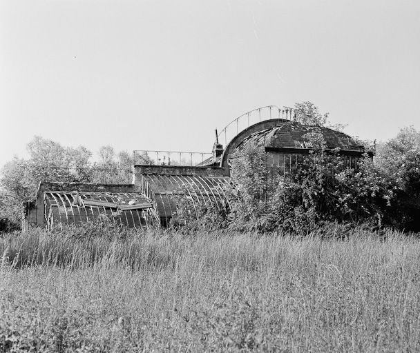 Anciennes serres. © Michel Thierry / Région Bourgogne-Franche-Comté, Inventaire du patrimoine - 1984 Anciennes serres. © Michel Thierry / Région Bourgogne-Franche-Comté, Inventaire du patrimoine - 1984