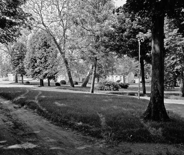 Le parc. © Michel Thierry / Région Bourgogne-Franche-Comté, Inventaire du patrimoine - 1984 Le parc. © Michel Thierry / Région Bourgogne-Franche-Comté, Inventaire du patrimoine - 1984