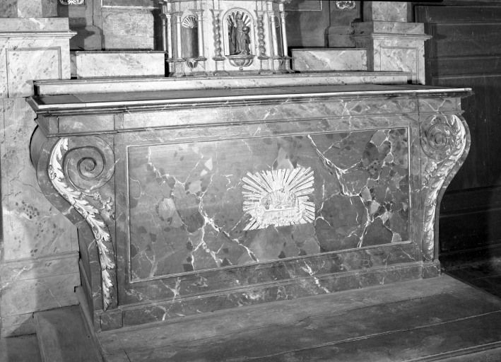 Autel © Jean-Luc Duthu / Région Bourgogne-Franche-Comté, Inventaire du patrimoine - 1985