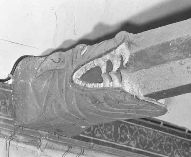 Charpente de la nef, engoulant gauche du 4ème entrait © Jean-Luc Duthu / Région Bourgogne-Franche-Comté, Inventaire du patrimoine - 1985