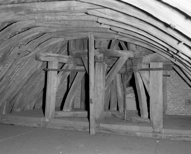 Charpente du comble et beffroi © Michel Thierry / Région Bourgogne-Franche-Comté, Inventaire du patrimoine - 1985