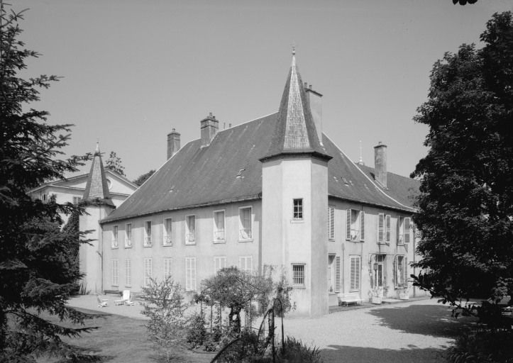 Corps de logis principal. © Michel Rosso / Région Bourgogne-Franche-Comté, Inventaire du patrimoine - 1986
