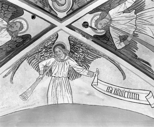 Choeur, 1ère travée, voûte: ange sonnant de la trompette © Michel Thierry / Région Bourgogne-Franche-Comté, Inventaire du patrimoine - 1986