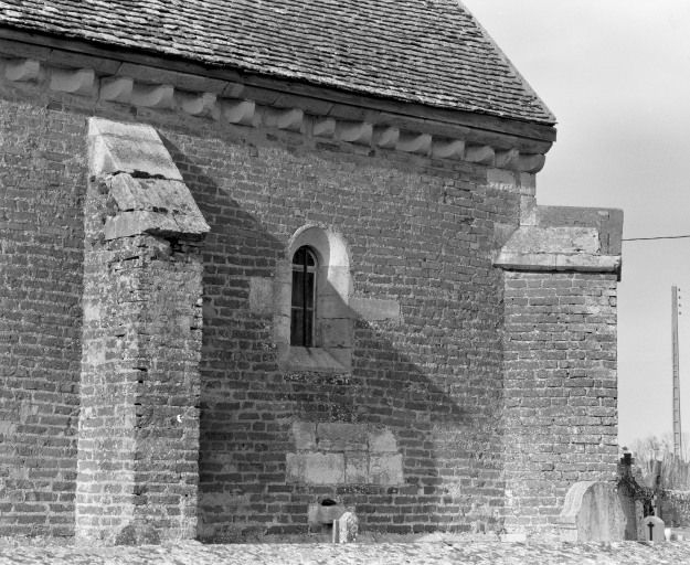 Chevet, mur droit © Jean-Luc Duthu / Région Bourgogne-Franche-Comté, Inventaire du patrimoine - 1986
