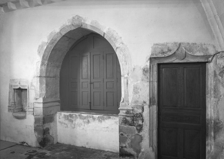 Chapelle seigneuriale, mur droit © Michel Thierry / Région Bourgogne-Franche-Comté, Inventaire du patrimoine - 1986