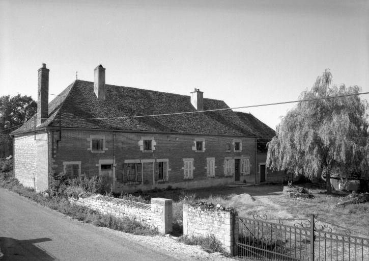 Vue d'ensemble. © Michel Rosso / Région Bourgogne-Franche-Comté, Inventaire du patrimoine - 1986