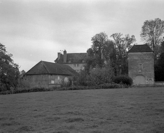Vue d'ensemble prise du nord. © Michel Rosso / Région Bourgogne-Franche-Comté, Inventaire du patrimoine - 1986