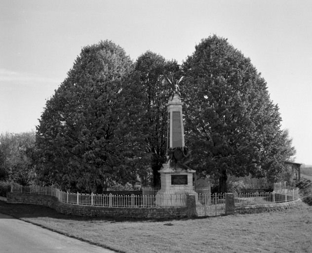 Vue d'ensemble. © Michel Rosso / Région Bourgogne-Franche-Comté, Inventaire du patrimoine - 1986