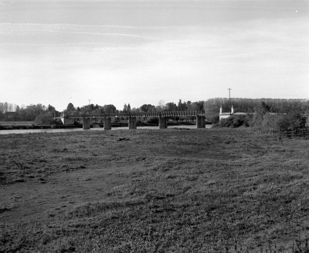 Vue d'ensemble. © Michel Rosso / Région Bourgogne-Franche-Comté, Inventaire du patrimoine - 1986