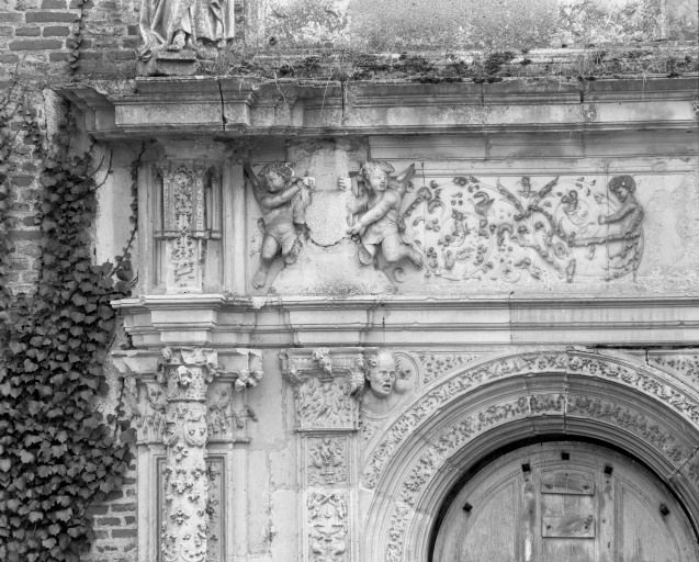 Détail du décor. © Jean-Luc Duthu / Région Bourgogne-Franche-Comté, Inventaire du patrimoine - 1987