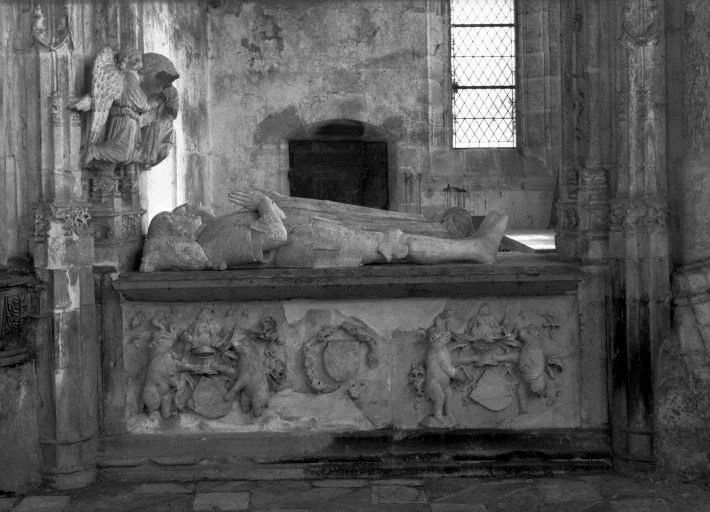 Tombeau, vue depuis le choeur. © Michel Thierry / Région Bourgogne-Franche-Comté, Inventaire du patrimoine - 1987