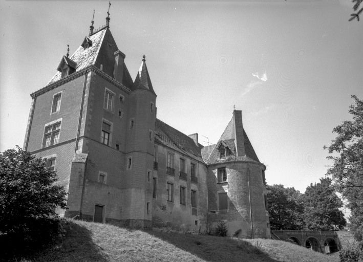 Elévation postérieure. © Michel Rosso / Région Bourgogne-Franche-Comté, Inventaire du patrimoine - 1987