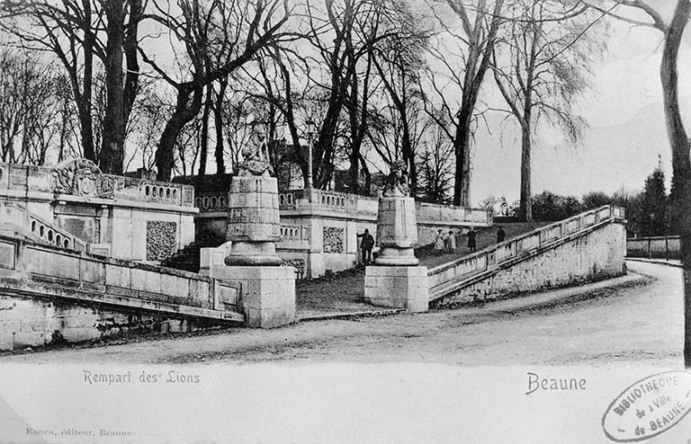 bastion © Jean-Luc Duthu / Région Bourgogne-Franche-Comté, Inventaire du patrimoine - 1988  bastion © Jean-Luc Duthu / Région Bourgogne-Franche-Comté, Inventaire du patrimoine - 1988
