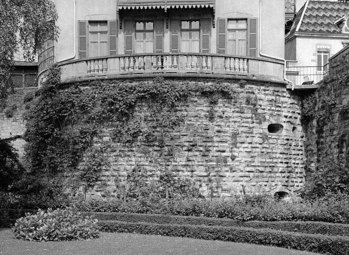  château © Michel Rosso / Région Bourgogne-Franche-Comté, Inventaire du patrimoine - 1988