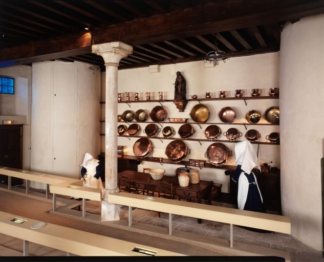 Cuisine : vue d'ensemble depuis l'évier. © Jean-Luc Duthu / Région Bourgogne-Franche-Comté, Inventaire du patrimoine - 1989