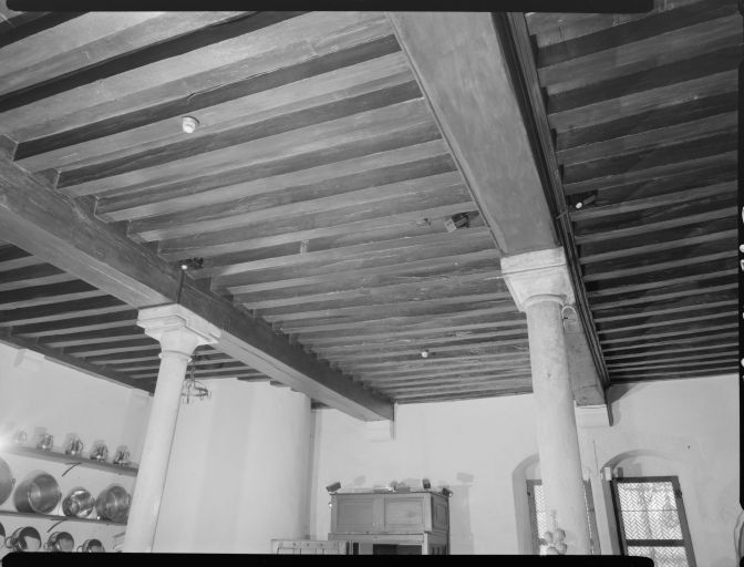 Cuisine : plafond à solives apparentes. © Jean-Luc Duthu / Région Bourgogne-Franche-Comté, Inventaire du patrimoine - 1989