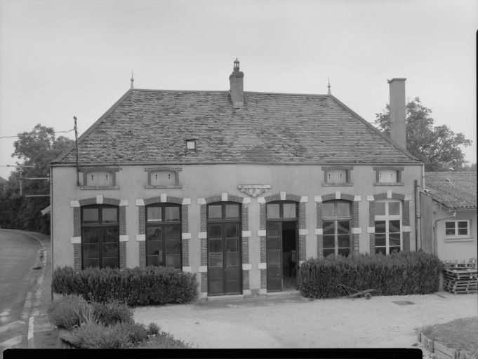 Bâtiment annexe, façade antérieure © Jean-Luc Duthu / Région Bourgogne-Franche-Comté, Inventaire du patrimoine - 1989