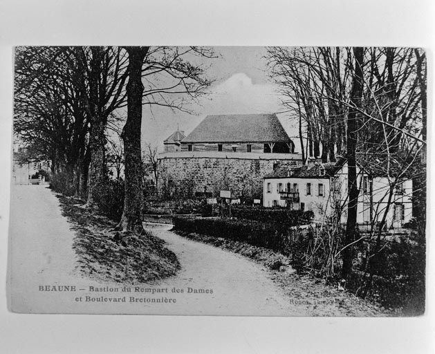 fortification d'agglomération © Jean-Luc Duthu / Région Bourgogne-Franche-Comté, Inventaire du patrimoine - 1989  fortification d'agglomération © Jean-Luc Duthu / Région Bourgogne-Franche-Comté, Inventaire du patrimoine - 1989