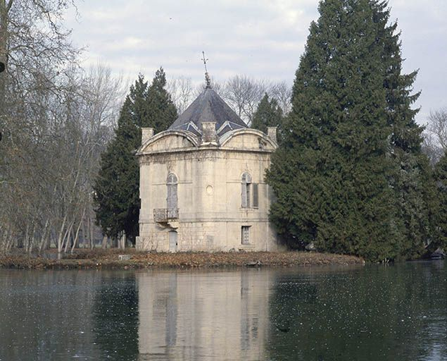 château © Jean-Luc Duthu / Région Bourgogne-Franche-Comté, Inventaire du patrimoine - 1991