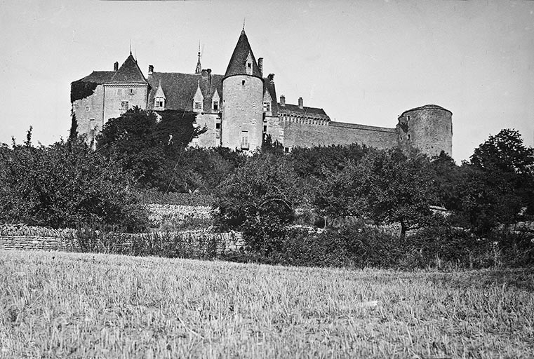  château fort © Jean-Luc Duthu / Région Bourgogne-Franche-Comté, Inventaire du patrimoine - 1993