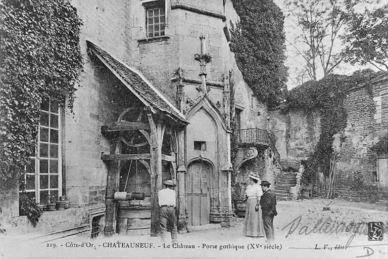  château fort © Michel Thierry / Région Bourgogne-Franche-Comté, Inventaire du patrimoine - 1994