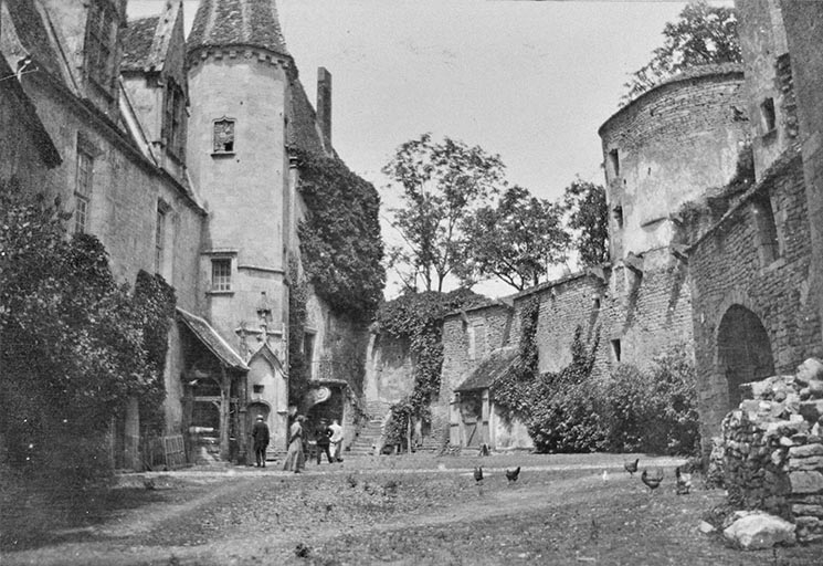  château fort © Michel Thierry / Région Bourgogne-Franche-Comté, Inventaire du patrimoine - 1994