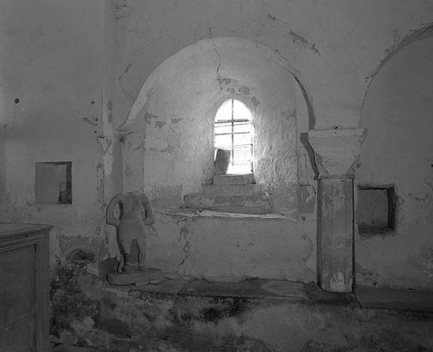 Fenêtre droite du choeur. © Jean-Luc Duthu / Région Bourgogne-Franche-Comté, Inventaire du patrimoine - 1994