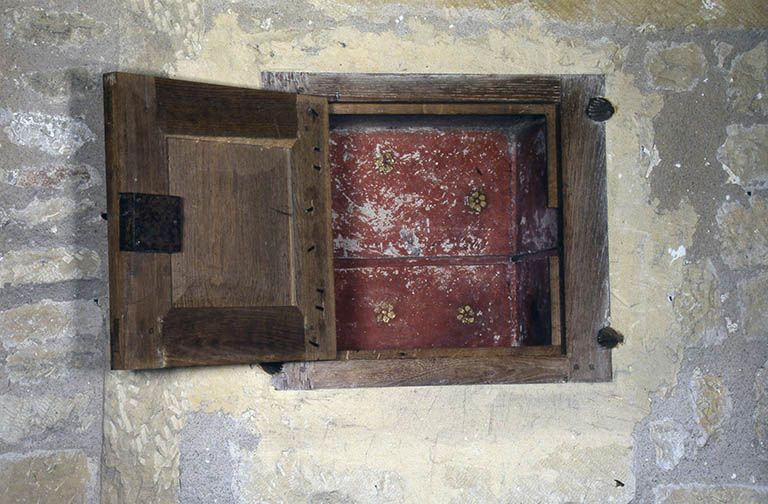 Choeur : petite armoire du mur gauche. © Jean-Luc Duthu / Région Bourgogne-Franche-Comté, Inventaire du patrimoine - 1995