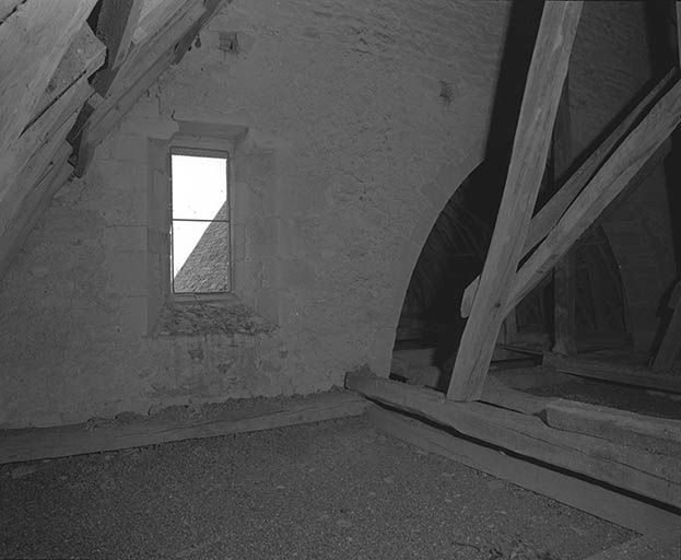 Comble : mur postérieur, à gauche de l'arcade du choeur. © Jean-Luc Duthu / Région Bourgogne-Franche-Comté, Inventaire du patrimoine - 1995