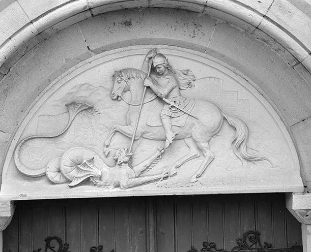 Façade, tympan du portail. © Jean-Luc Duthu / Région Bourgogne-Franche-Comté, Inventaire du patrimoine - 1995