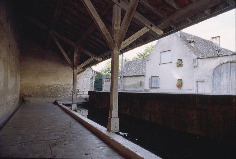  lavoir © Jacques Druart / Région Bourgogne-Franche-Comté, Inventaire du patrimoine - 1996