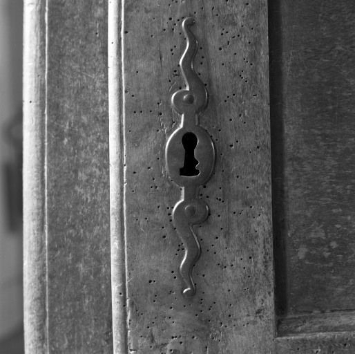 Détail : entrée de serrure. © Bruno François / Région Bourgogne-Franche-Comté, Inventaire du patrimoine - 1998