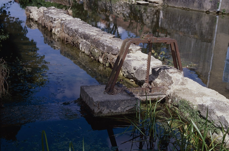  lavoir © Jacques Druart / Région Bourgogne-Franche-Comté, Inventaire du patrimoine - 1998
