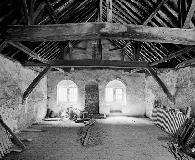 Niveau supérieur : vue d'ensemble prise depuis le pignon sur cour. © Michel Rosso / Région Bourgogne-Franche-Comté, Inventaire du patrimoine - 1999