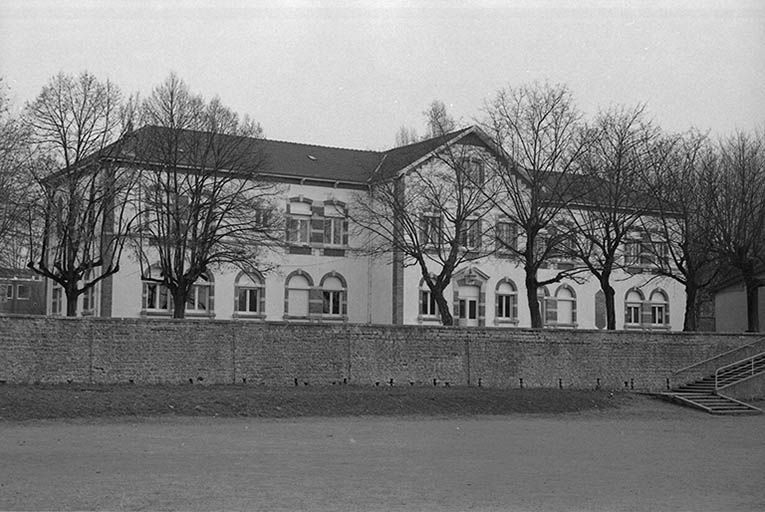 Façade antérieure de l'ancienne école de filles de l'hôpital. © Frédéric Pillet / Région Bourgogne-Franche-Comté, Inventaire du patrimoine - 1999