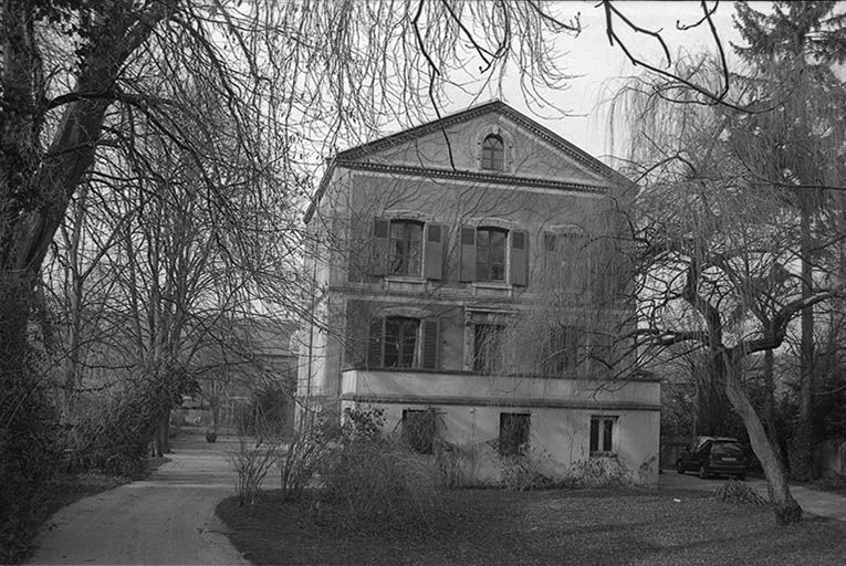 Logement du secrétaire général, construit vers 1870-75 : vue d'ensemble. © Frédéric Pillet / Région Bourgogne-Franche-Comté, Inventaire du patrimoine - 1999