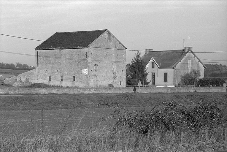 L'usine de céramique de la Valteuse vue depuis le sud-ouest. © Frédéric Pillet / Région Bourgogne-Franche-Comté, Inventaire du patrimoine - 1999