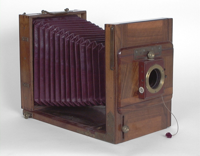  appareil de prise de vue © Michel Thierry / Région Bourgogne-Franche-Comté, Inventaire du patrimoine - 2000