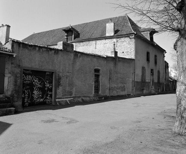 Vue d'ensemble depuis le rempart de La Comédie © Michel Rosso / Région Bourgogne-Franche-Comté, Inventaire du patrimoine - 2000 Vue d'ensemble depuis le rempart de La Comédie © Michel Rosso / Région Bourgogne-Franche-Comté, Inventaire du patrimoine - 2000