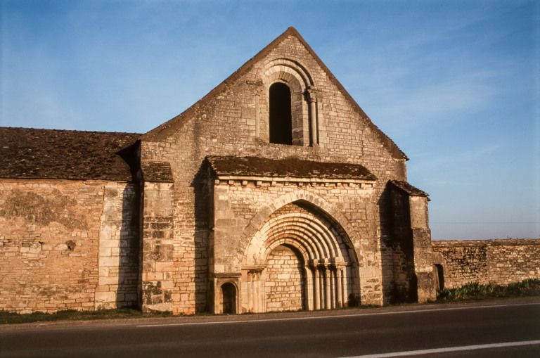 Façade antérieure de la chapelle. © Jean-Luc Duthu / Région Bourgogne-Franche-Comté, Inventaire du patrimoine - 2000